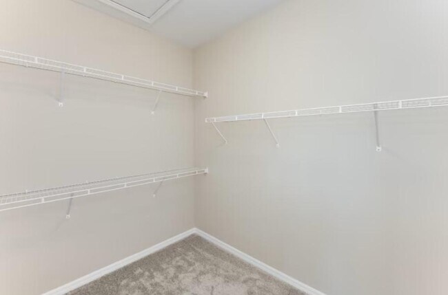 Building Photo - 6040 Praza Ln