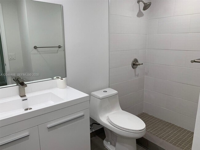 Building Photo - 10641 SW 108th Ave