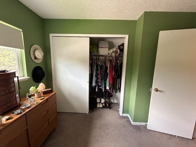 Building Photo - 1024 E Swallow Rd