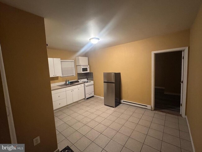 Building Photo - 410 Barbadoes St