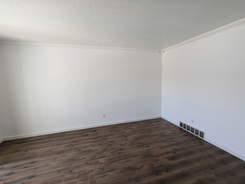 Building Photo - 341 E 2700 N