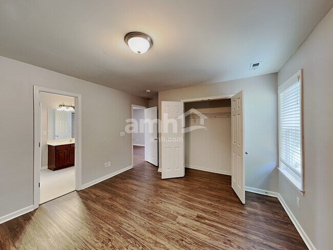 Building Photo - 912 Pristine Ln