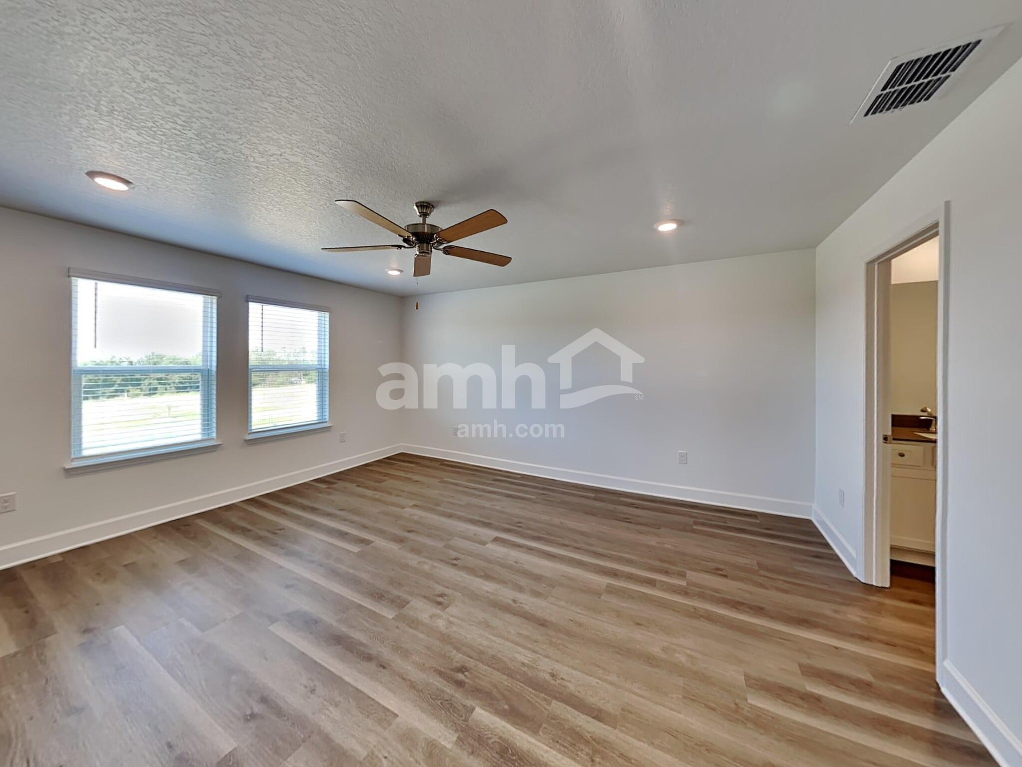 Building Photo - 37778 Dusty Saddle Ln