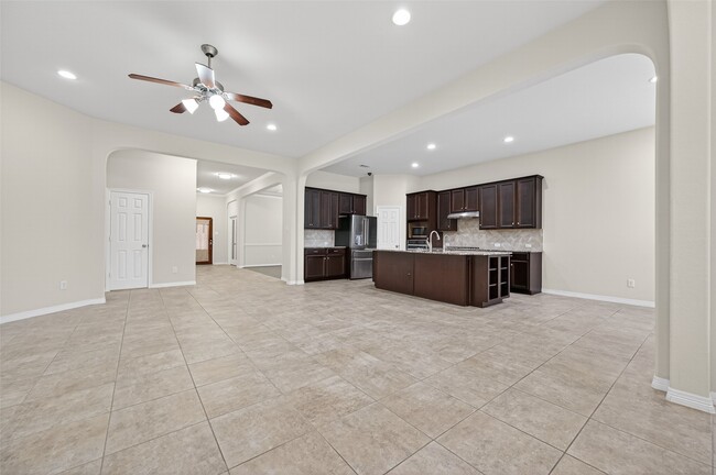 Building Photo - 613 West Fork