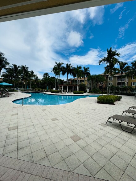 Building Photo - 6510 Emerald Dunes Dr