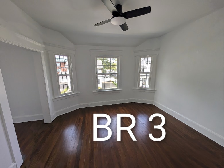 Building Photo - 27 Darina Pl