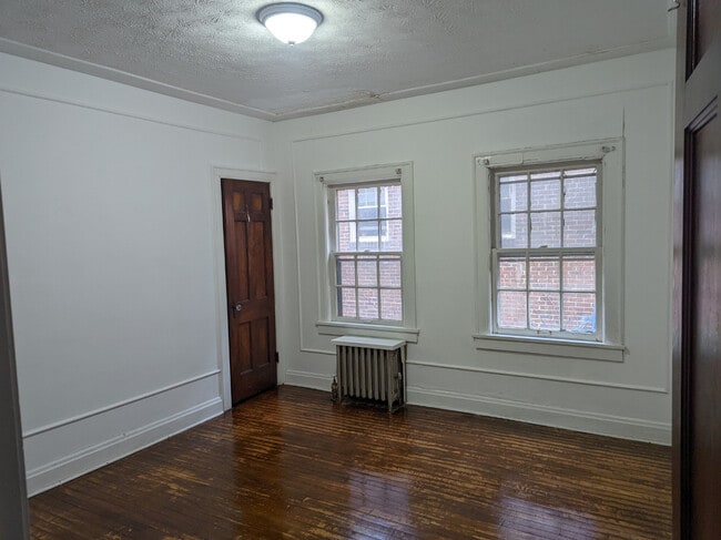 Building Photo - 1055 Cove Ave