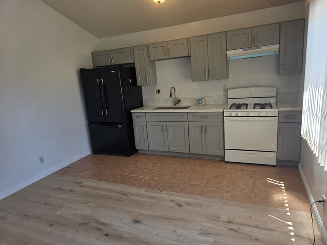 Building Photo - 21219 Valerio St
