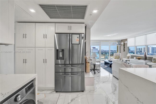 Building Photo - 2501 S Ocean Dr