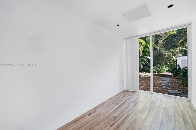 Building Photo - 6070 SW 128th St