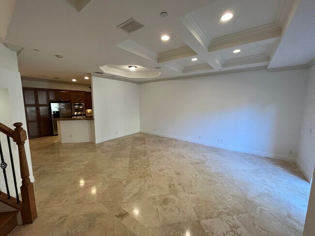 Building Photo - 355 NE 69th Cir