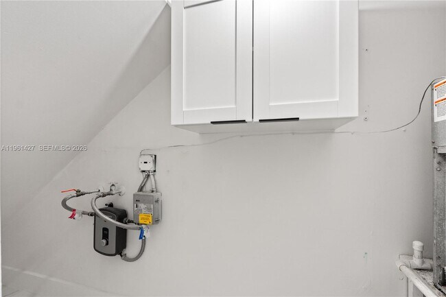 Building Photo - 9740 NW 10th St