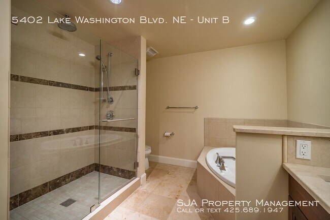 Building Photo - Downtown Kirkland Condo!