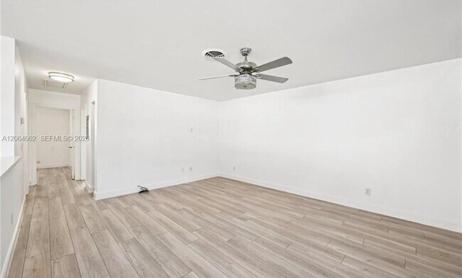 Building Photo - 86 N El Mar Dr