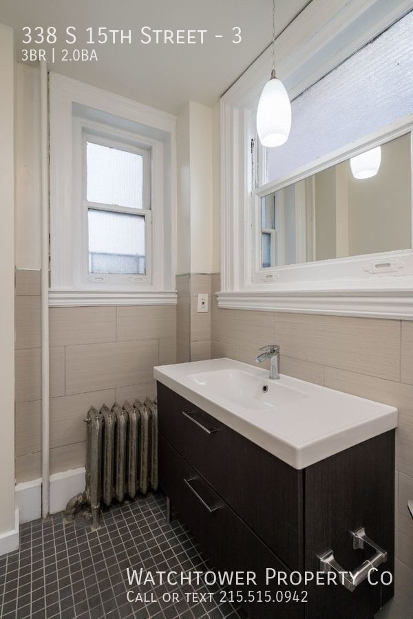 Building Photo - 338 S 15th St