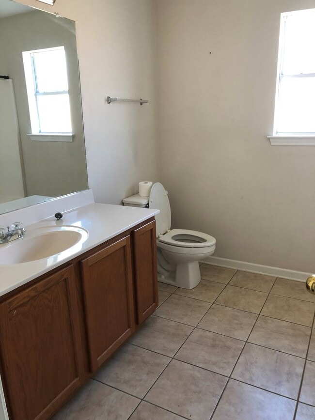 Building Photo - 5239 Hemingway Dr