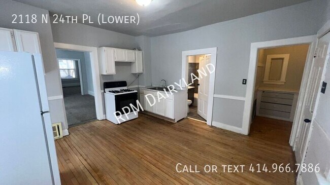 Building Photo - 2118 N 24th Pl