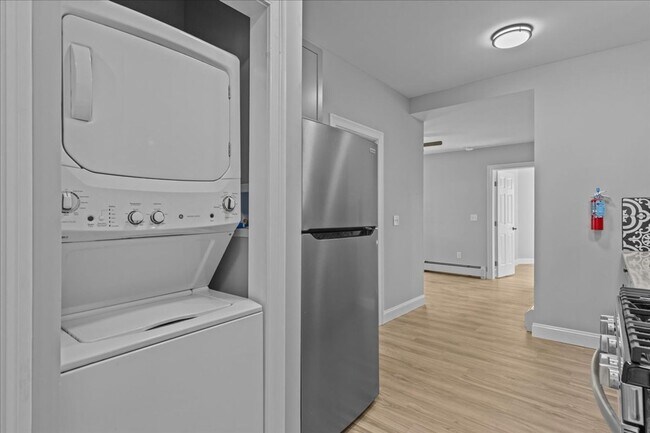 Building Photo - 45 Rose St