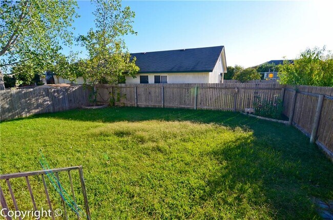 Building Photo - 1005 Loch Linnhe Cove