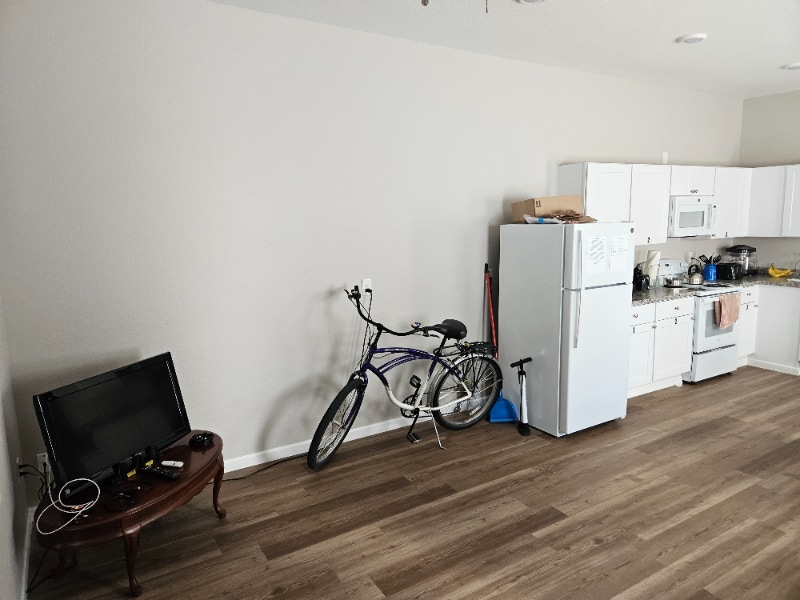 Building Photo - 817 E B St