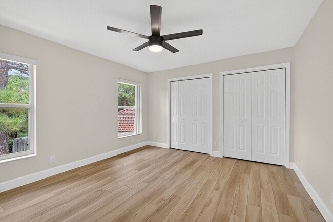 Building Photo - 1135 Staghorn St