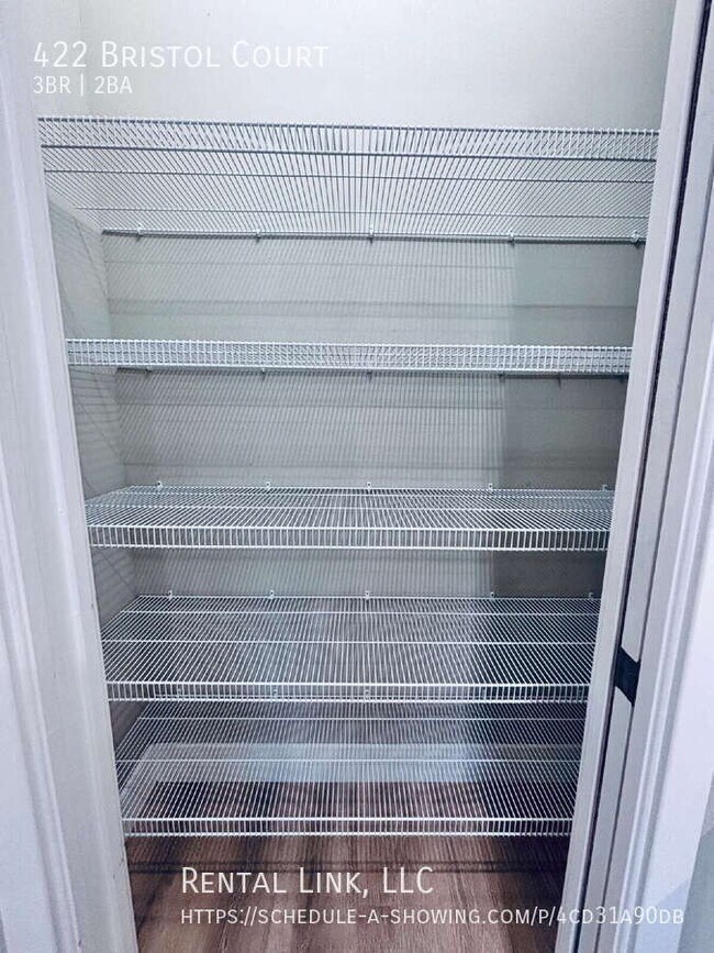 Building Photo - 422 Bristol Ct