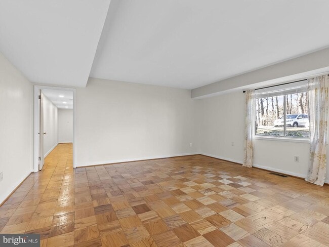 Building Photo - 10613 Montrose Ave