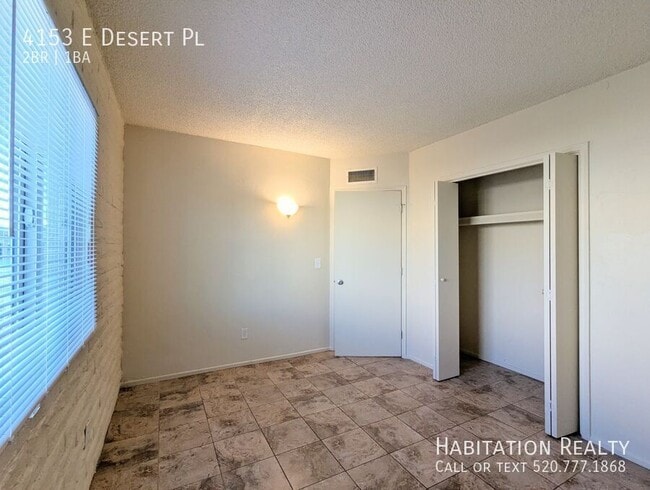 Building Photo - 4153 E Desert Pl