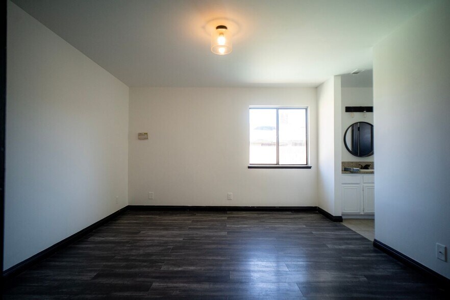 Building Photo - 837 Sunrise Ct