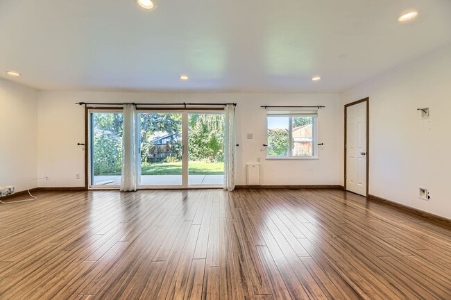 Building Photo - 3270 S Flamingo Way