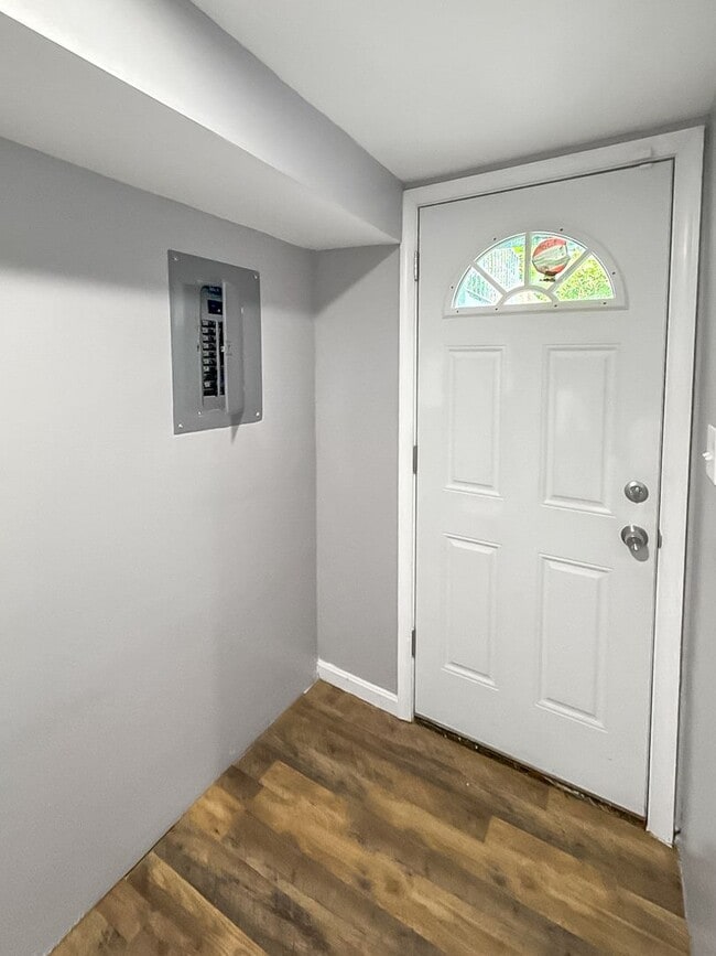 Building Photo - Beautifully Updated 3 Bedroom Home with Finished Basement