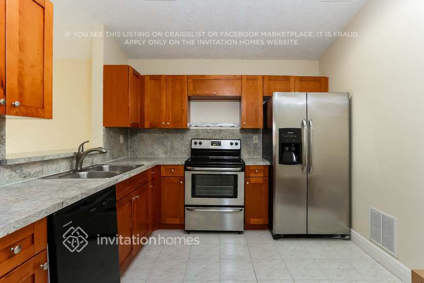 Building Photo - 12853 SW 146th Ln