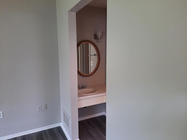 Building Photo - 13016 Serpentine Dr