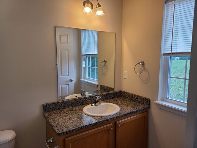Building Photo - 3 Bedroom Townhome for Rent in Waynesboro