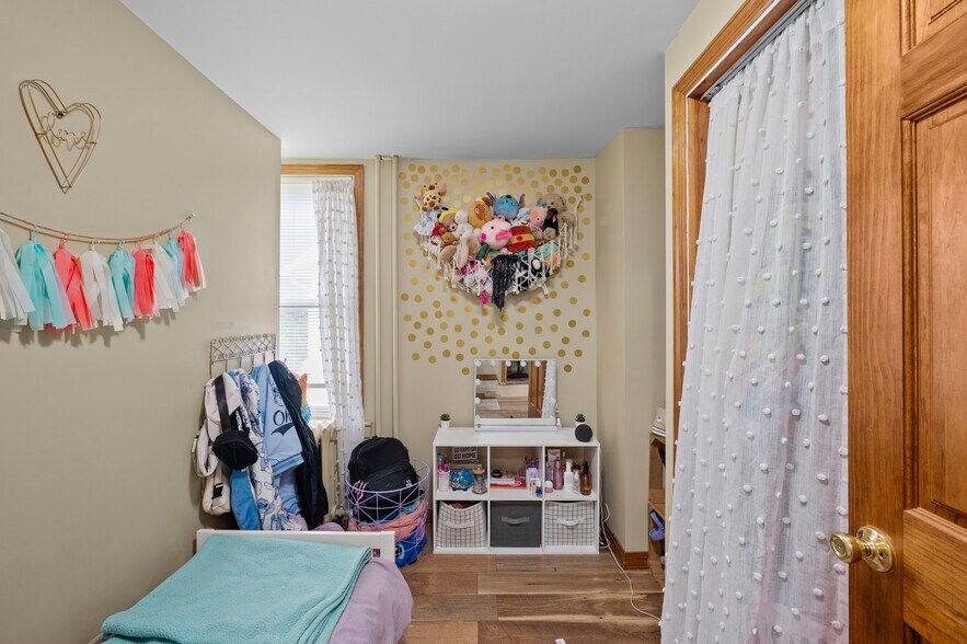 Building Photo - 2221 N 1st Ave