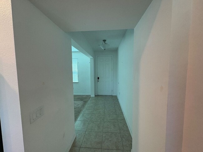 Building Photo - 4 bedroom 2.5 Bath House on Oakland Trails...