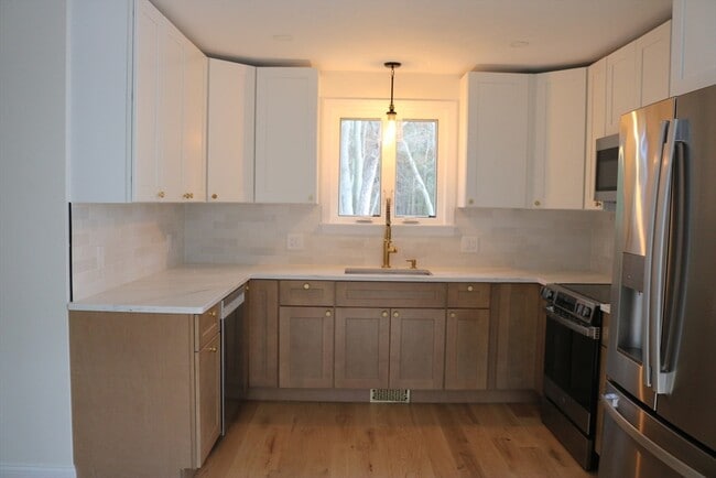 Building Photo - 189 Greenwood St