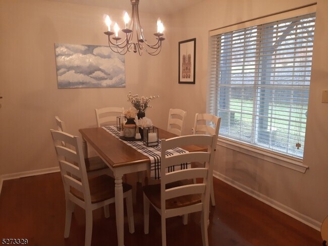 Building Photo - 67 Village Dr