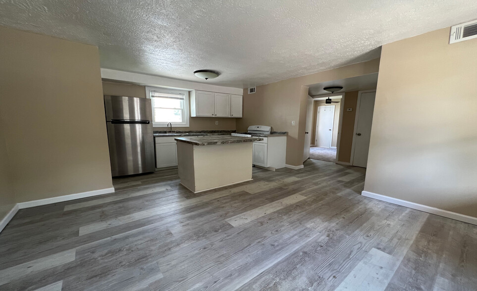 Kitchen View - 139 E Southern Heights Ave