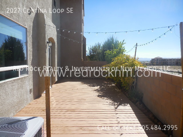 Building Photo - 2BR+Loft/2.5BTH Townhome in Gated Cabezon ...