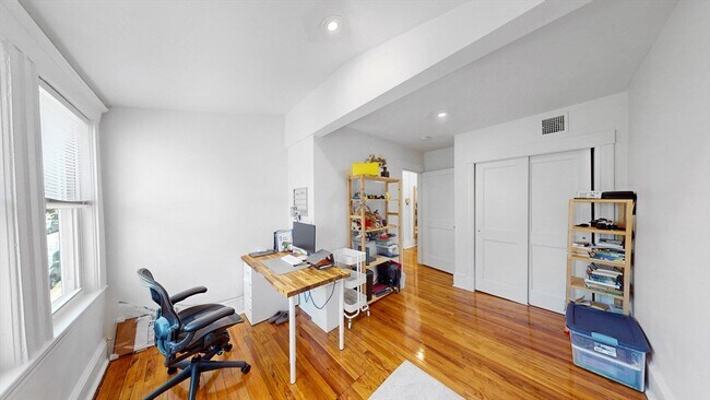 Building Photo - 29 Fifield St