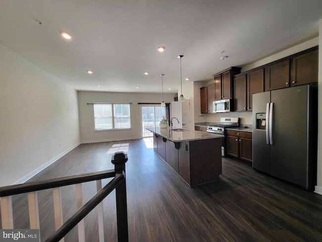 Building Photo - 430 Paperbark Sq
