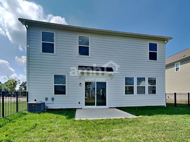 Building Photo - 300 Pne Hl Ct