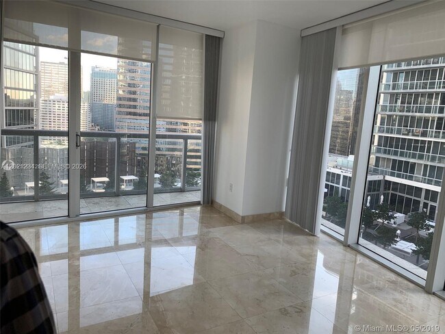 Building Photo - 475 Brickell Ave