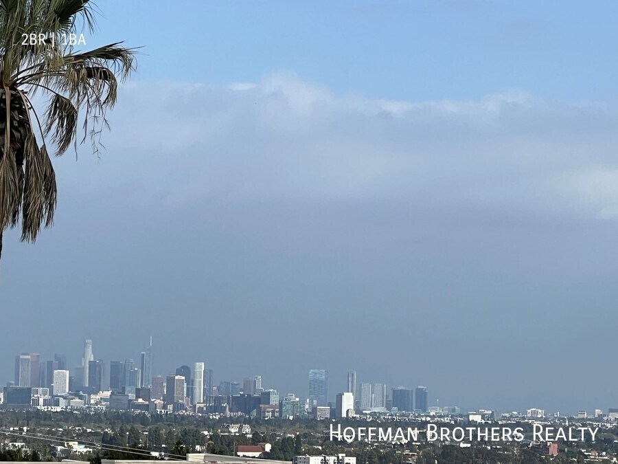 Building Photo - 1148 N Clark St