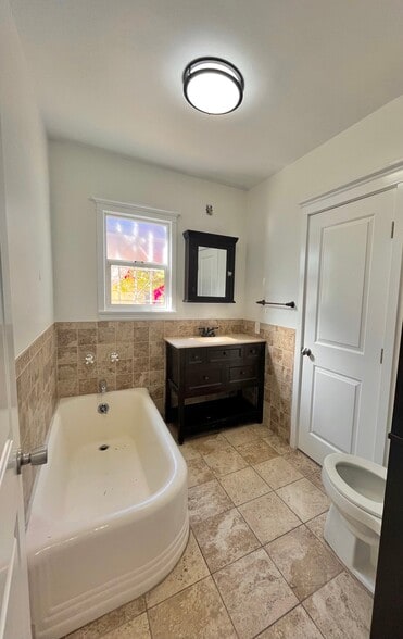 Building Photo - 5351 Packard St