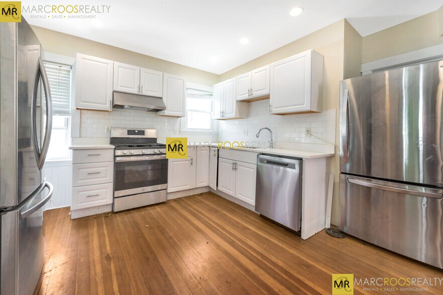 Building Photo - 31 Champney St