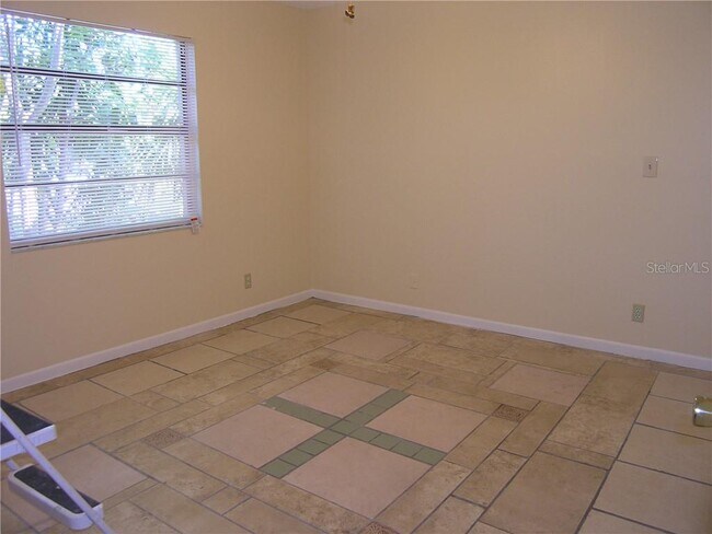 Building Photo - 2051 Sunset Grove Ln