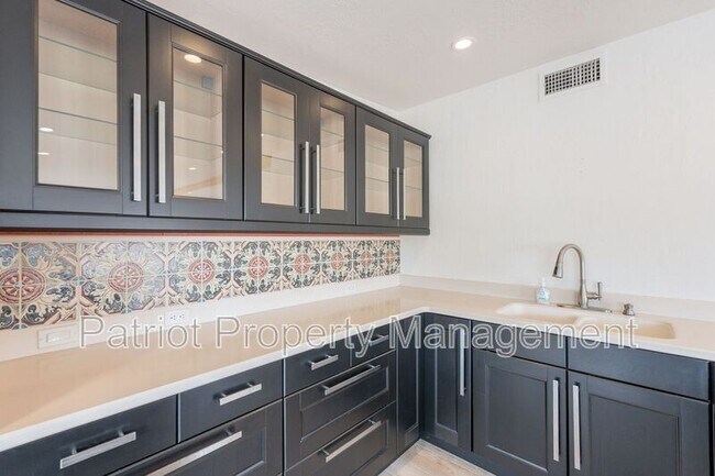 Building Photo - 7024 E Orange Blossom Ln