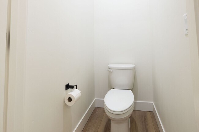 Building Photo - TWIN HOME FOR RENT IN SUGAR CITY - 3 BEDROOMS 2 FULL BATHROOMS